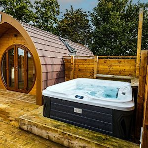 Windsor 7 Hot Tub